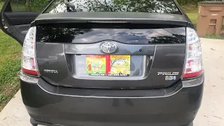 Toyota Prius: How to open rare door when battery is dead