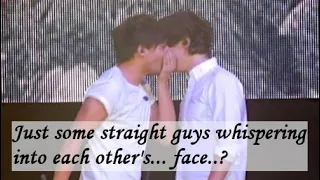 Harry & Louis acting like any straight guy would, obviously | Larry Stylinson