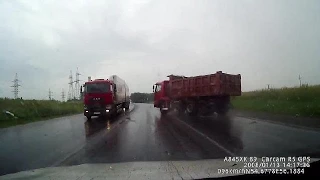 Amazing Truck Accidents Truck Crash Compilation 2015 - Special September