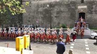 Parade of Pontifical Swiss Guards, traditions of ancient values