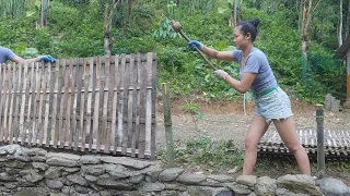 Build a bamboo fence around the house - Building farm off grid