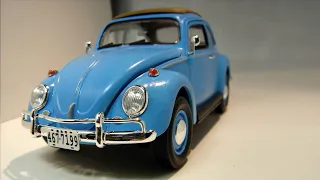 Polar Lights 1:24 1966 VW 1300 The Love Bug Scale Model Car