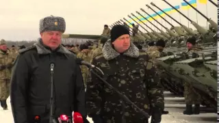 Более 150 едениц новой техники выдвигаются в зону АТО  Донецк  Луганск  Мариуполь