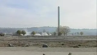 Toulouse : Explosion de la dernière cheminée AZF par foudroyage