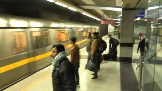 Life at Metro Station (Time Lapse)