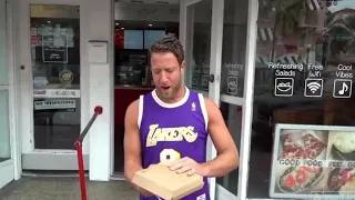 Barstool President Dave Portnoy AMAZED by armless crackhead