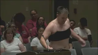 Higley Unified district parent strips down, expresses outrage over dress code