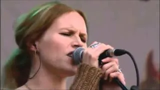 Manic Street Preachers & Nina Persson - Your Love Alone Is Not Enough (Glastonbury 2007)