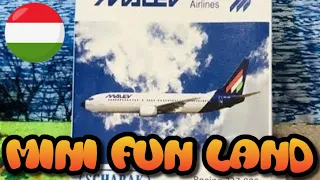 unboxing Schabak Diecast Airplane model MALÉV Boeing 737-800 (000385)