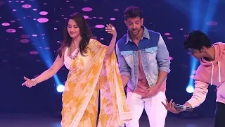 Hrithik Roshan Promotes Super 30 on Dance Deewane 2 set