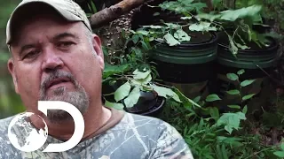 Mark And Huck Confront Man Over $2000 Of Stolen Liquor | Moonshiners