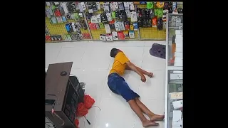 Detik detik penjaga counter melihat hantu sampai kejang kejang!