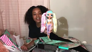 Unboxing LOL Surprise OMG Doll | Candylicious