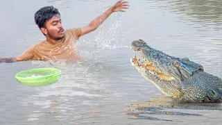 Crocodile Attack Man in River at Fishing Time Animal Attack fisherman Man Fun Made Movie #crocodile