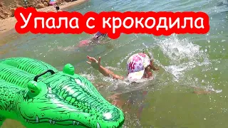 VLOG Алиса упала в воду с головой