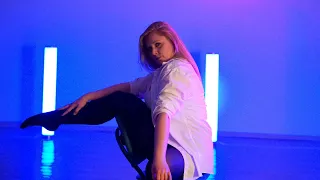 SCREAM USHER | Chair Dance Express | Katrien Gillé