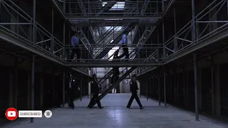 Энди Дюфрейн сбегает из Шоушенка / Побег из Шоушенка (1994) HD