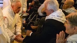 Pope Francis takes feet-washing ritual to the disabled 17 April | Full HD Video