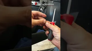 Toyota Auris 2012-2018 door panel removal