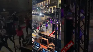 Arabic version! Shahrukh dancing to Jhoome Jo  Pathaan in Dubai Burj Khalifa performance