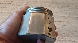 Lucidatura delle caffettiere in alluminio