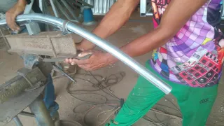 Como #dobrar tubo de ferro para corre mão de escada caracol