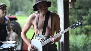 Thunderstruck by Steve'n'Seagulls LIVE mp4