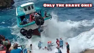 A Dangerous Landing || Huge waves in Itbayat Batanes Port || #batanes #itbayat