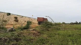 TATA 3518 vs ASHOK LEYLAND 3118 | sand loaded Lorry on mud road | #uvmedia