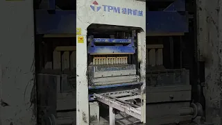 Super fast cement brick machine TPM8000 (4 years old)