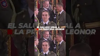 LEONOR y su cara al ver en el BESAMANOS a sus COMPAÑEROS de la ACADEMIA MILITAR