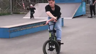 пацан похаслил на bmx