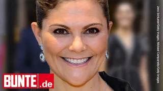 Victoria von Schweden – Flügelärmelchen und Blütenapplikationen: Dieser Look ist Eleganz pur!