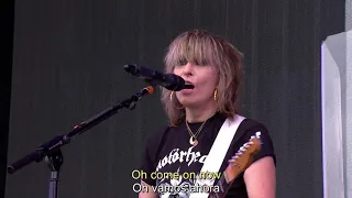 The Pretenders - Middle Of The Road (Live at Glastonbury 2017) (Subtítulos en español e inglés)