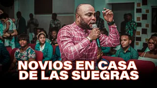 Novios viviendo en casa de sus suegras || Increible [ Pastor Maiker Carpiadosa ]