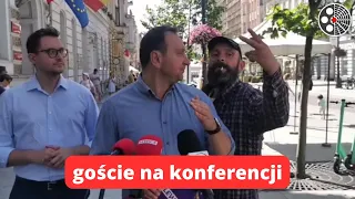 "Goście" na konferencji Lewicy