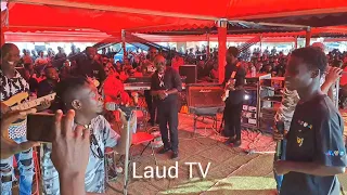 Nana Tabiri introduced his son when performing at Duayaw- Nkwanta Manhene's funeral