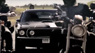 '69 Ford Mustang in Drive Hard