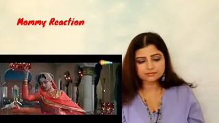 Mommy Reaction I Chalte Chalte Yun Hi Koi | Pakeezah (1972) | Meena Kumari, Kamal Kapoor |