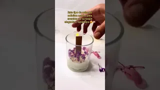 ¿Cómo elaborar una Vela de cera y gel con flores?