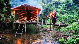 CAMPING DAN BERBURU SAAT HUJAN DERAS MEMBUAT SHELTER BAMBU DITENGAH SUNGAI BARENG ISTRI