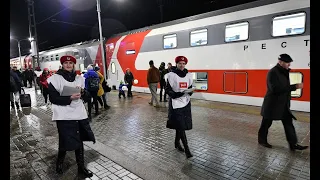 Духэтажный поезд Санкт-Петербург Москва  Икки этажный вагонли поезд скоростной поезд сапсан