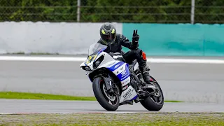 Yamaha R1 Sepang track day! Personal best time (2:35) R1 vs S1000RR