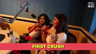 Varun Dhawan, Jacqueline Fernandez & Taapsee Pannu on their first kiss | Slambook With Malishka