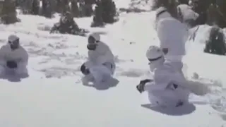 Border Police Personnel Play "Drop The Handkerchief" In Himachal Snow