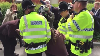 Prime Minister arrives in Wrexham - protestor arrested full video