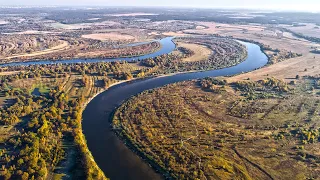 UNDERWATER BELARUS RIVER GOLDEN AUTUMN