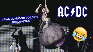 AC/DC - Brian Johnson forgets his microphone on the wrecking ball - BALLBREAKER