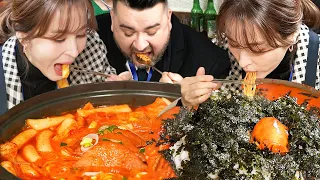 Is it tasty? Australian comedian tried Korean tteokbokki Mukbang 👍 | Korean Food Tray