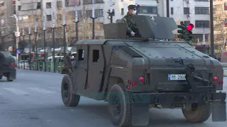 Ashpërsohen masat ndaj COVID-19/ Ushtria zbret në rrugët e Tiranës - Vizion Plus
